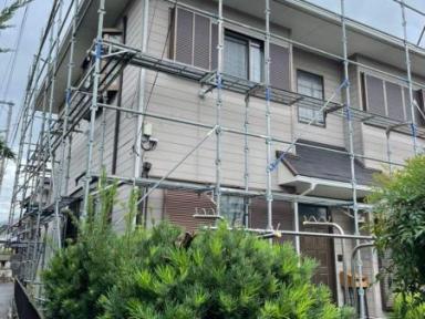 周南市で外壁塗装工事開始！足場・飛散防止ネット設置の様子