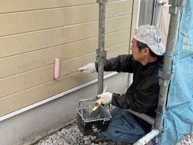 下松市の外壁塗装｜仕上がりを左右する下塗り・中塗りとは